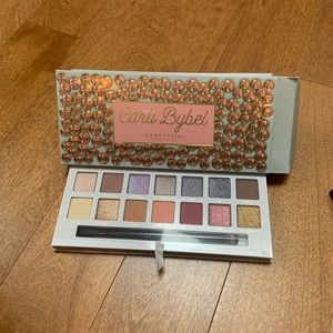 Anastasia Beverly Hills eyeshadow palette